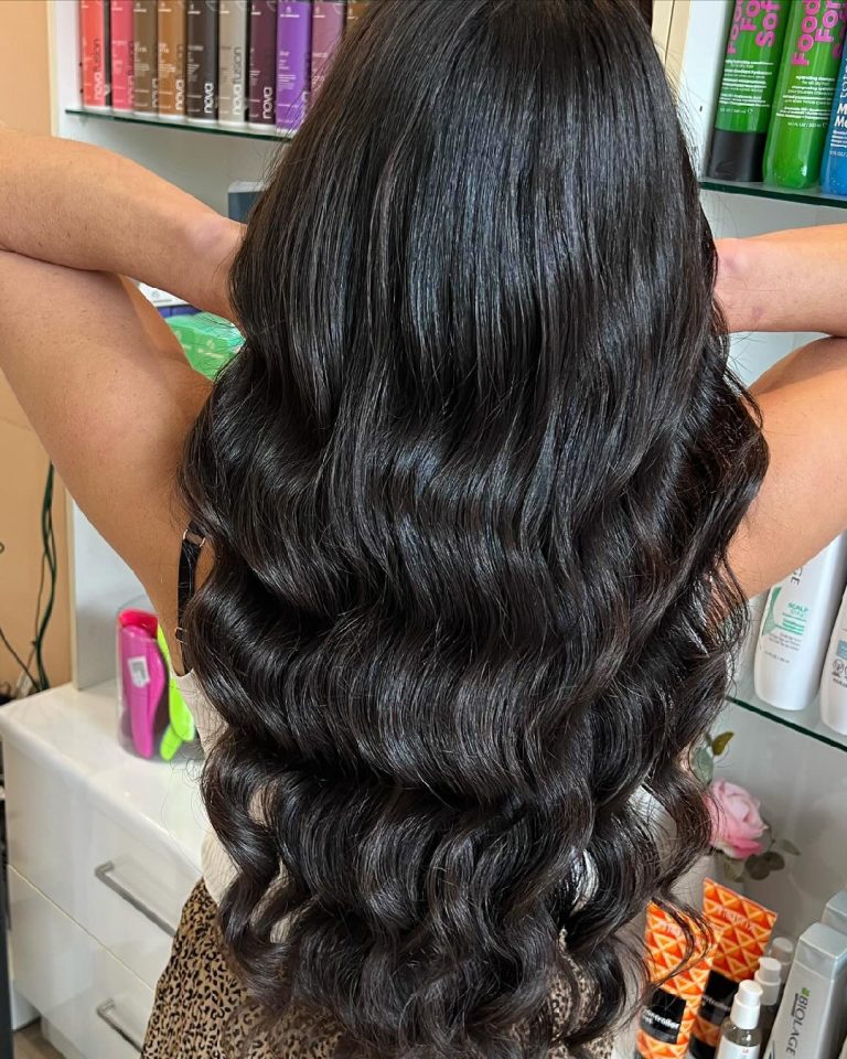 styling-bridal-hair-trail